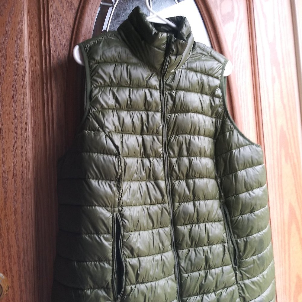 Vest 💚 - Picture 4 of 5